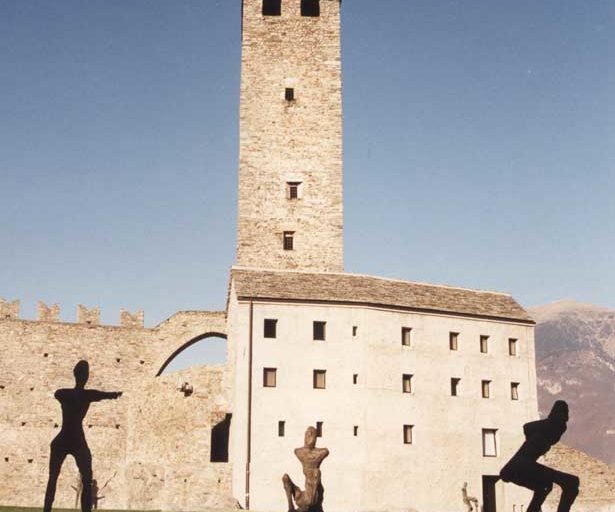 Häutung und Tanz / Wie Vögel auf toten Bäumen